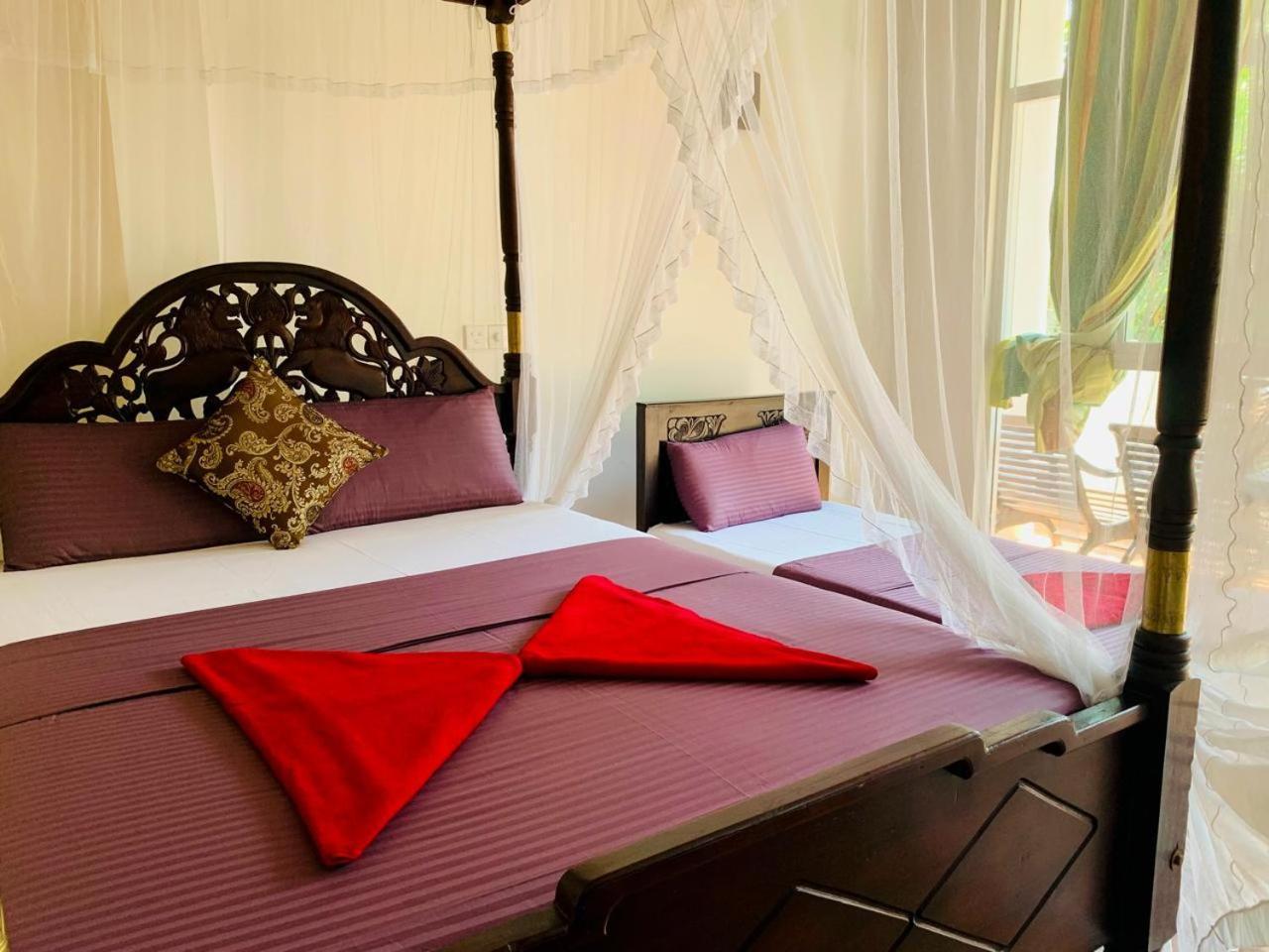 Poppies Mirissa Otel Dış mekan fotoğraf