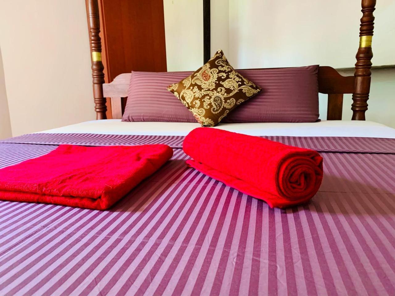 Poppies Mirissa Otel Dış mekan fotoğraf