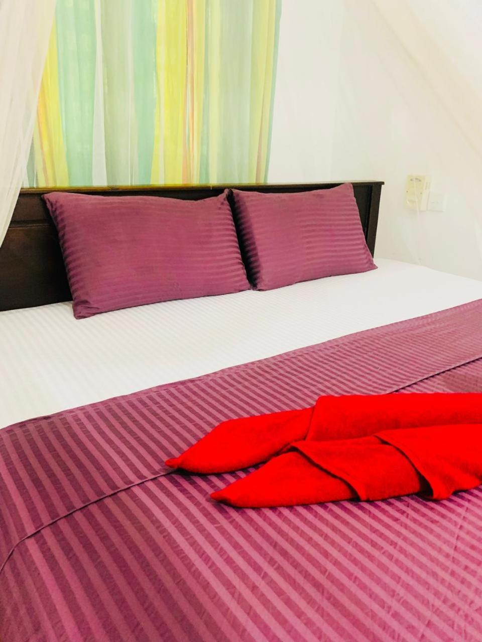 Poppies Mirissa Otel Dış mekan fotoğraf