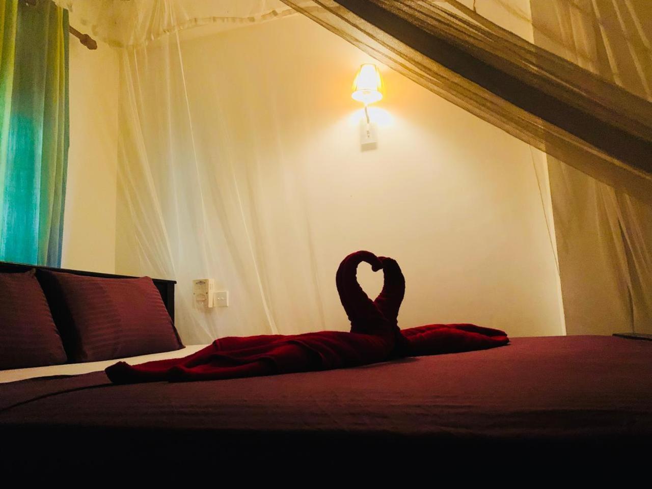 Poppies Mirissa Otel Dış mekan fotoğraf