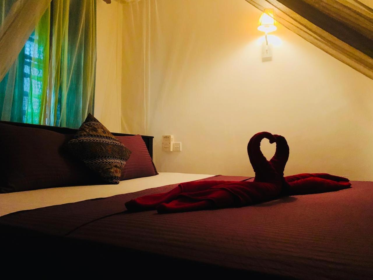 Poppies Mirissa Otel Dış mekan fotoğraf