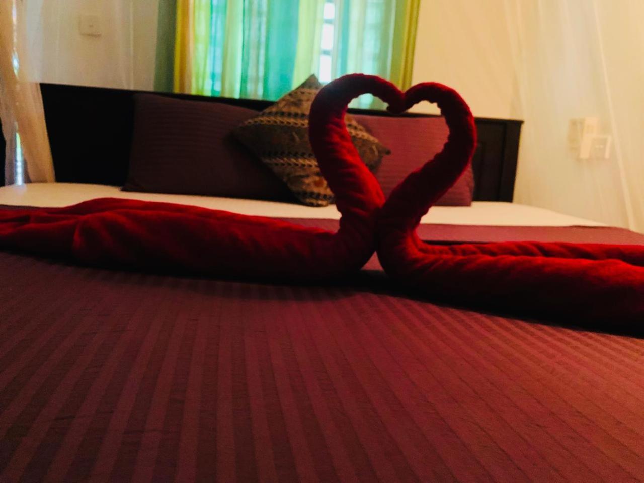 Poppies Mirissa Otel Dış mekan fotoğraf