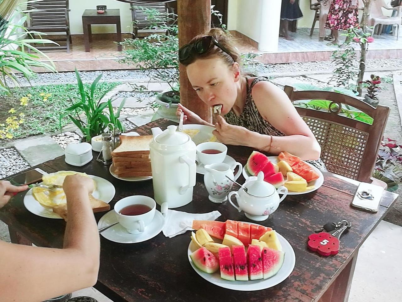 Poppies Mirissa Otel Dış mekan fotoğraf