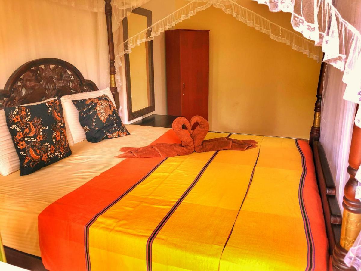Poppies Mirissa Otel Dış mekan fotoğraf